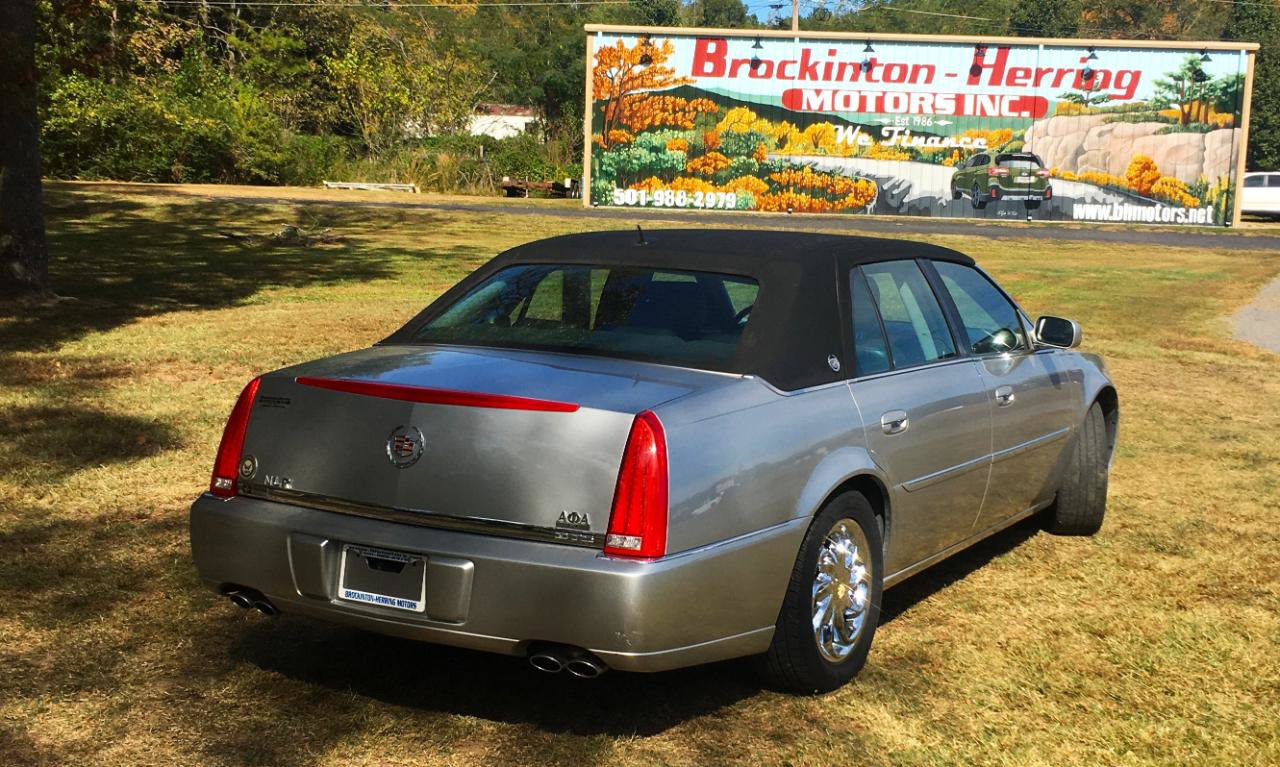 Used 2008 Cadillac DTS FWD image 6