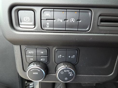 Used 2024 Chevrolet Tahoe LT AWD/4WD image 20