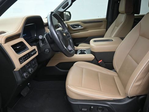 Used 2023 Chevrolet Tahoe Premier w/ Advanced Technology Package RWD image 12