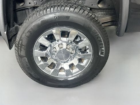 Used 2019 GMC Sierra 2500 Denali w/ Duramax Plus Package AWD/4WD image 31