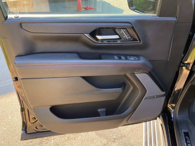 Used 2025 GMC Yukon AT4 Ultimate AWD/4WD image 14