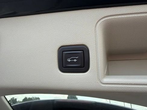 Used 2020 GMC Terrain Denali w/ Denali Premium Package AWD/4WD image 27