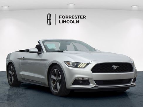 Used 2015 Ford Mustang Convertible w/ Equipment Group 051A image 1