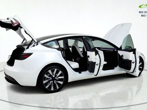 Used 2024 Tesla Model 3 Long Range RWD image 19