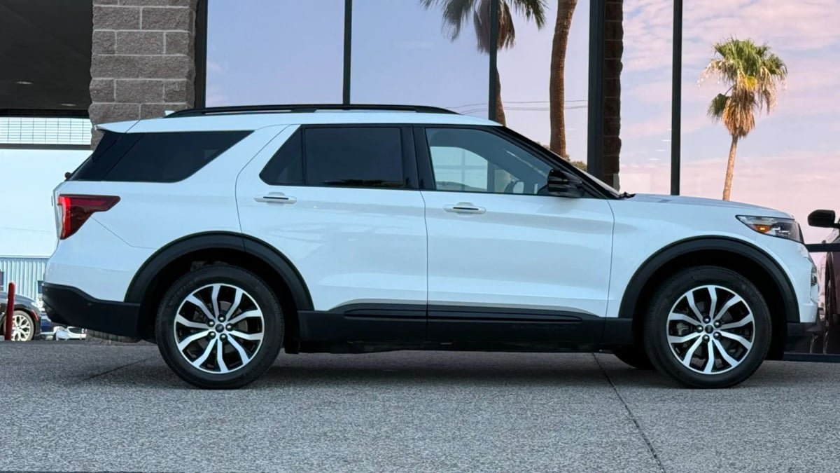 Used 2020 Ford Explorer ST w/ Premium Technology Package AWD/4WD image 15