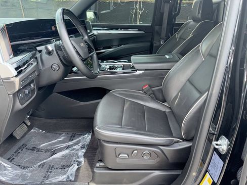 Used 2025 Cadillac Escalade Sport w/ Touring Package AWD/4WD image 13
