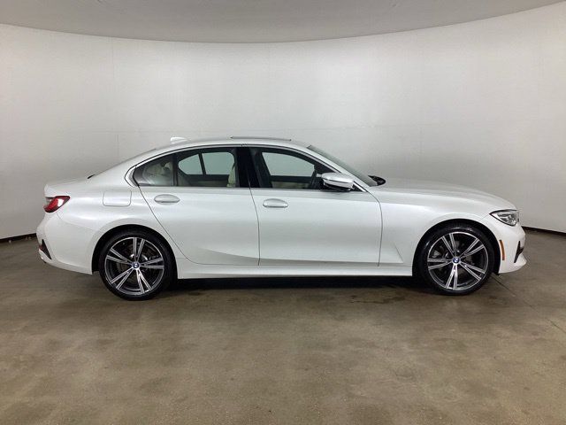 Used 2019 BMW 330i xDrive Sedan w/ Premium Package AWD/4WD image 4