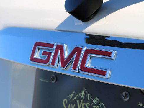 Used 2015 GMC Acadia Denali image 12