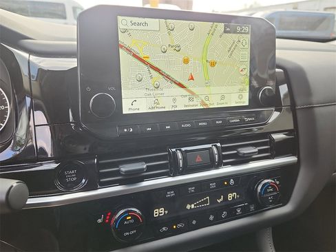 New 2025 Nissan Pathfinder SL image 8