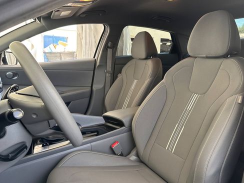 Used 2023 Hyundai Elantra SEL image 5