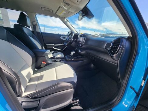 Used 2023 Kia Soul GT-Line FWD image 17