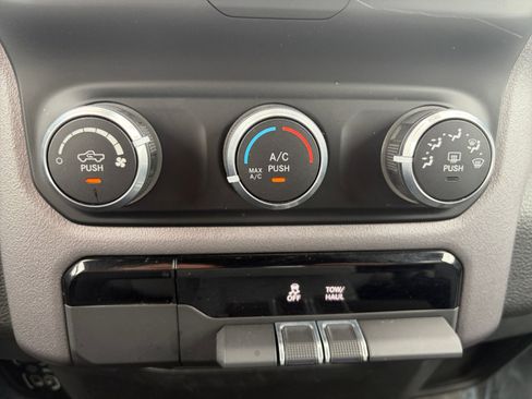Used 2022 RAM 1500 Big Horn AWD/4WD image 25