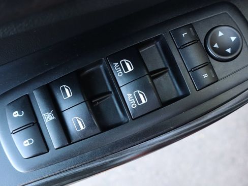 Used 2014 Jeep Cherokee Limited w/ Technology Group AWD/4WD image 27