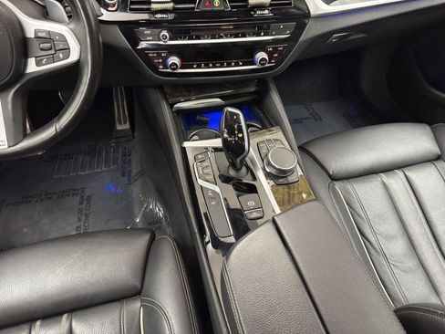 Used 2019 BMW M550i xDrive image 29