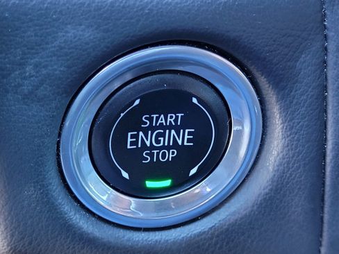 Used 2024 Chevrolet Suburban LT image 26