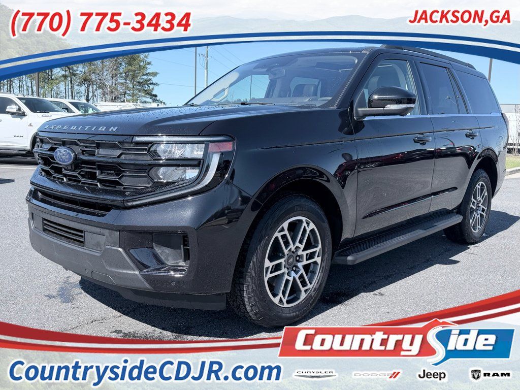 Used 2025 Ford Expedition Active AWD/4WD image 1