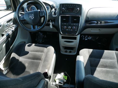 Used 2014 Dodge Grand Caravan SE FWD image 10