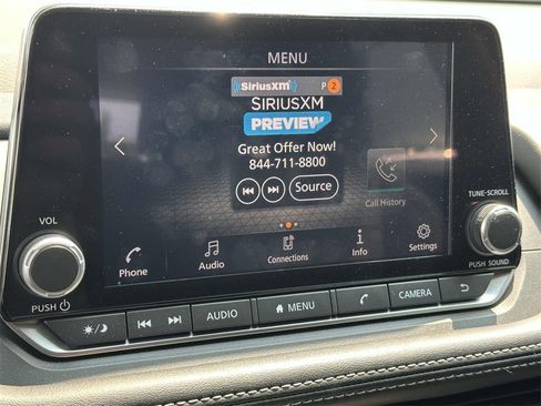 Used 2022 Nissan Rogue S image 3
