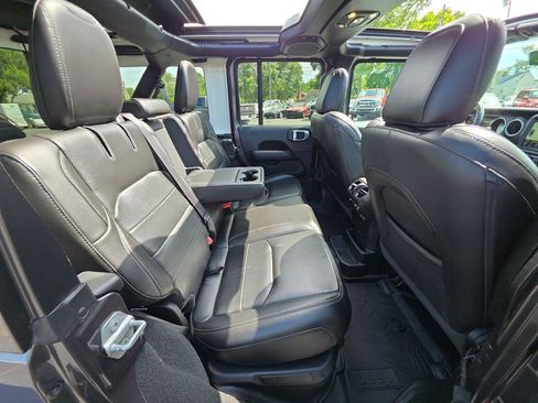 Used 2021 Jeep Wrangler Unlimited Sahara w/ Cold Weather Group AWD/4WD image 7