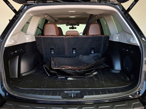 Used 2021 Subaru Forester Touring image 32