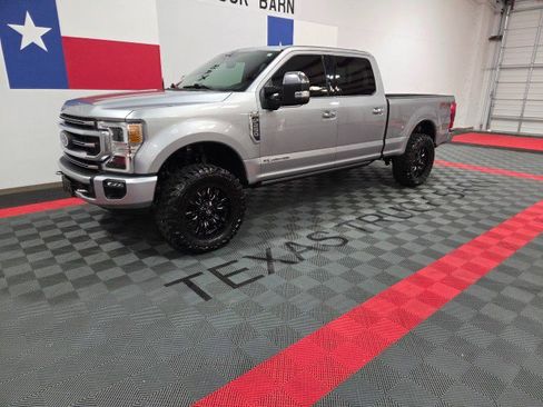 Used 2021 Ford F250 Platinum w/ FX4 Off-Road Package image 2