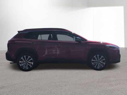 Certified 2025 Toyota Corolla Cross XLE AWD/4WD image 4