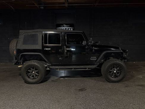 Used 2015 Jeep Wrangler Unlimited Sport w/ Quick Order Package 24S AWD/4WD image 7