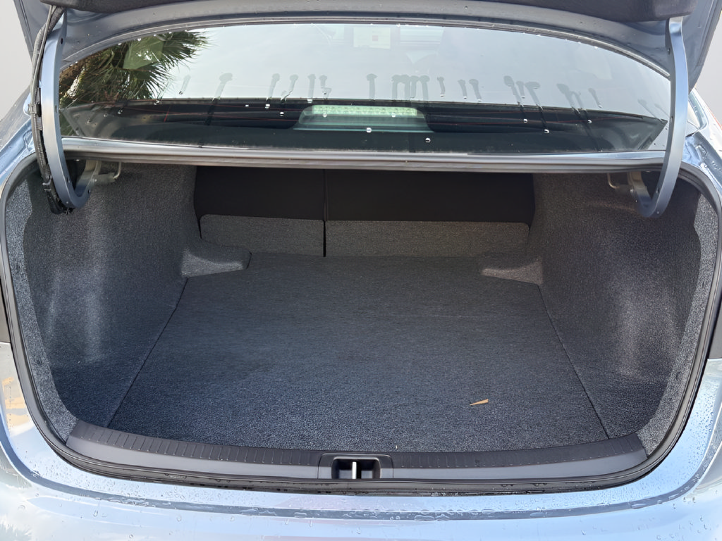 Used 2026 Toyota Corolla SE FWD image 14