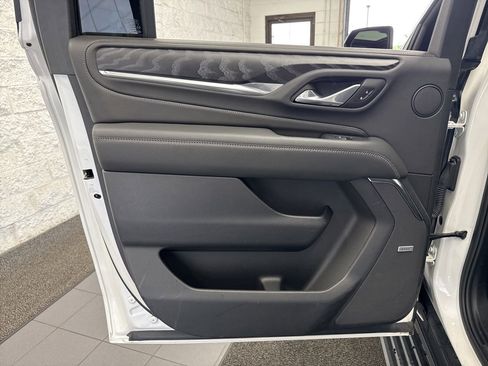 Used 2024 GMC Yukon XL Denali w/ Advanced Technology Package image 50