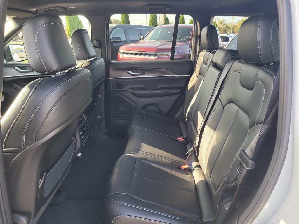New 2027 Jeep Grand Cherokee Limited w/ Limited Altitude Package RWD image 12
