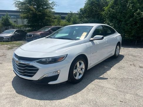Used 2024 Chevrolet Malibu LS w/ Driver Confidence Package FWD image 3