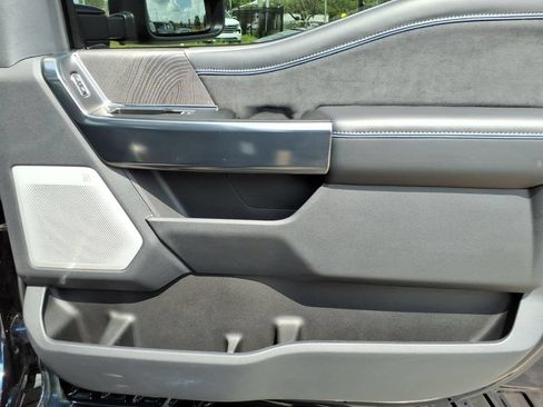 Used 2025 Ford F350 Platinum w/ FX4 Off-Road Package AWD/4WD image 14