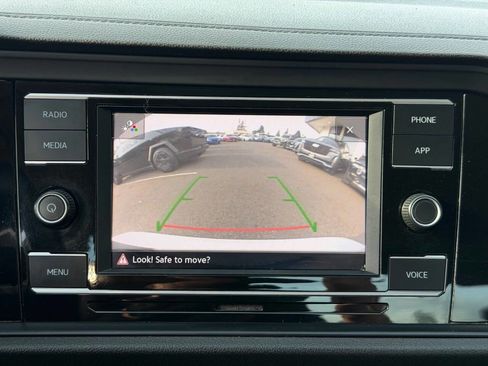 Used 2021 Volkswagen Jetta SE FWD image 29
