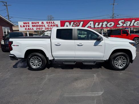 Used 2024 Chevrolet Colorado LT w/ LT Convenience Package II image 4
