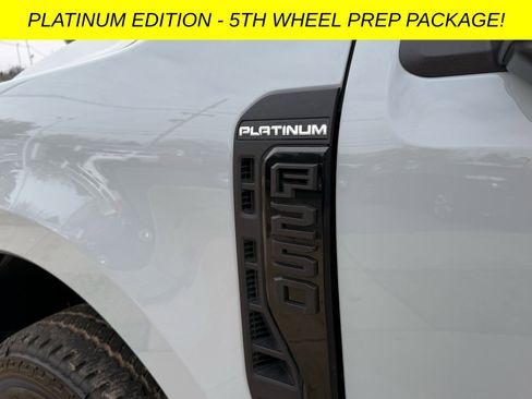 Used 2025 Ford F250 Platinum image 9
