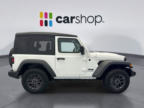 Used 2025 Jeep Wrangler Sport AWD/4WD image 6