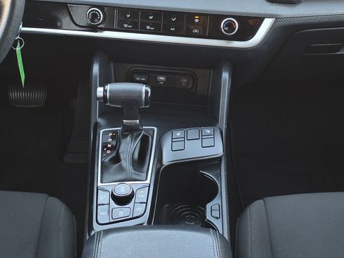 Used 2024 Kia Sportage LX image 23