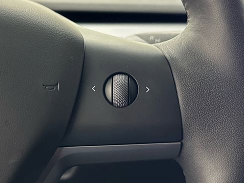 Used 2024 Tesla Model Y Long Range image 25