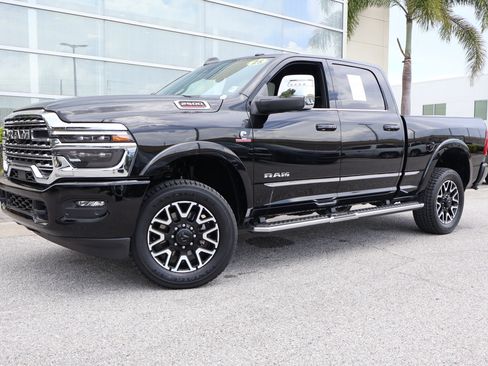 Used 2025 RAM 2500 Limited AWD/4WD image 1