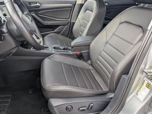 Used 2024 Volkswagen Jetta SE image 15