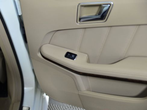 Used 2011 Mercedes-Benz E 350 4MATIC Sedan image 15