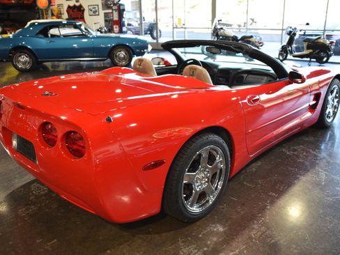 Used 1998 Chevrolet Corvette Convertible w/ Memory Pkg RWD image 10