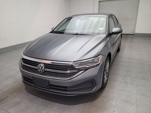 Used 2024 Volkswagen Jetta SE FWD image 15