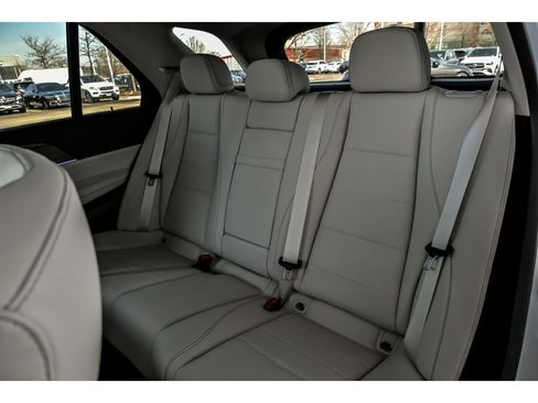 New 2026 Mercedes-Benz GLE 350 4MATIC image 9