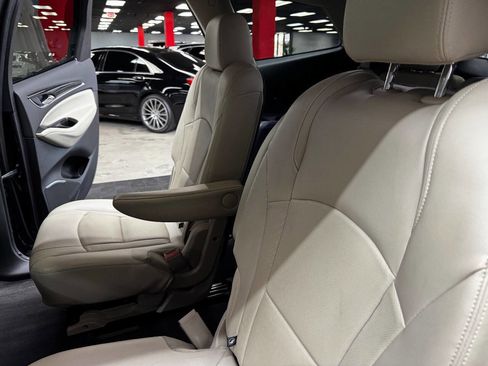 Used 2019 Buick Enclave Essence image 43