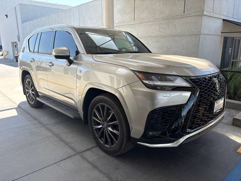 Used 2026 Lexus LX 600 F Sport w/ Accessory Package (Z1) AWD/4WD image 1