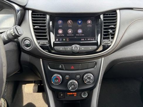 Used 2020 Chevrolet Trax LT AWD/4WD image 22