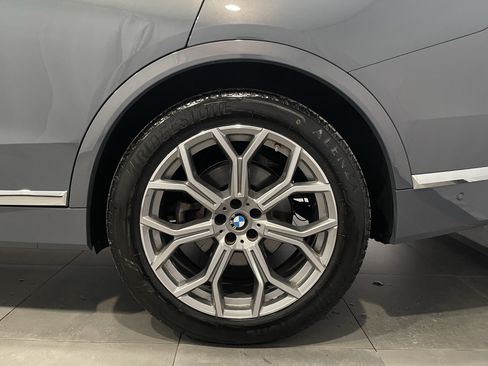 Used 2024 BMW X7 xDrive40i w/ Premium Package AWD/4WD image 8