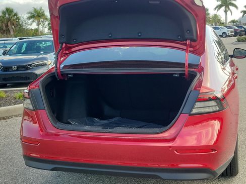 Used 2023 Honda Accord EX image 11