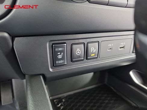 Used 2023 Nissan Frontier SV w/ SV Convenience Package image 18